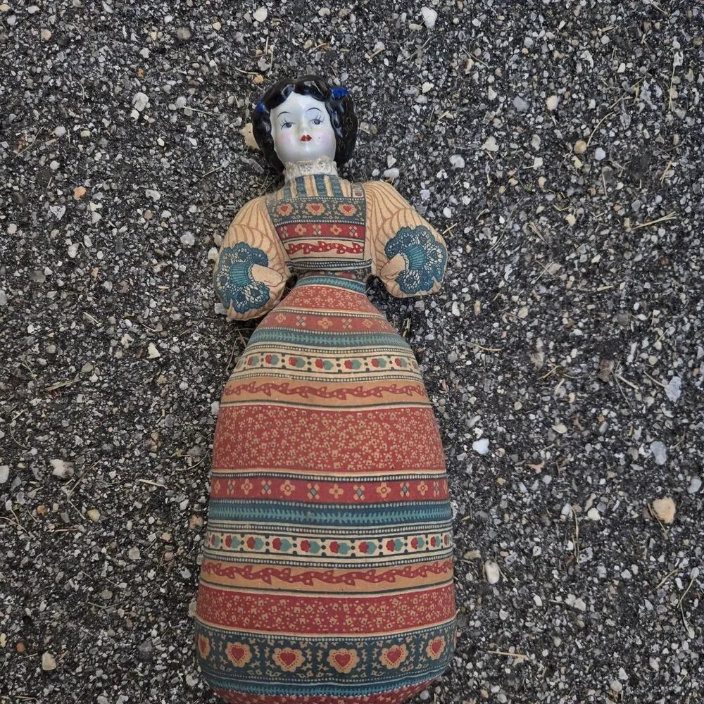 Vintage Avon American Heirloom Doll Cloth Body Porcelain Head Pin Cushion 10